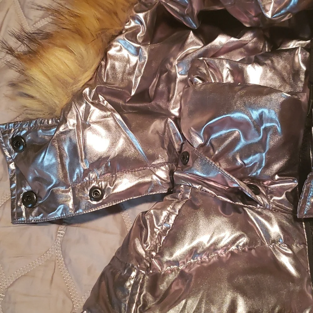 S13 DOWN PUFFER METALLIC FAUX FUR MOGUL WITH DETACHABLE HOOD